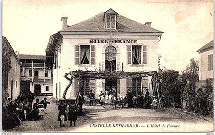 64 - LESTELLE - BETHARRAM --  L'Hôtel de France