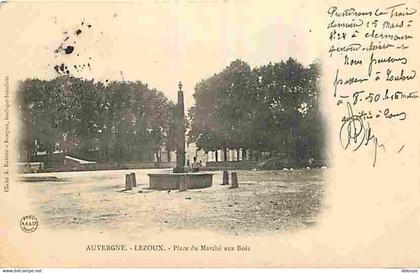 63 - Lezoux - Place du Marché aux Bois - Animée - CPA - Voir Scans Recto-Verso