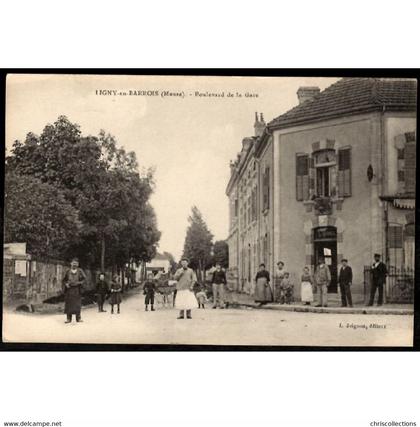 55 - LIGNY EN BARROIS (Meuse) - Place Nationale (Côté ouest)