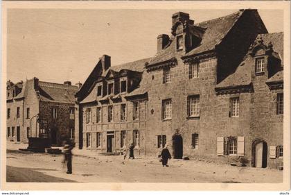 CPA LOCRONAN - Belles maisons bourgeoises (143192)