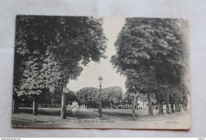 Louviers, la place de la République, Eure 27