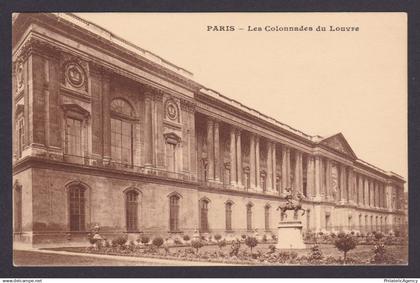 FRANCE, Postcard, Paris, The Louvre Colonnade