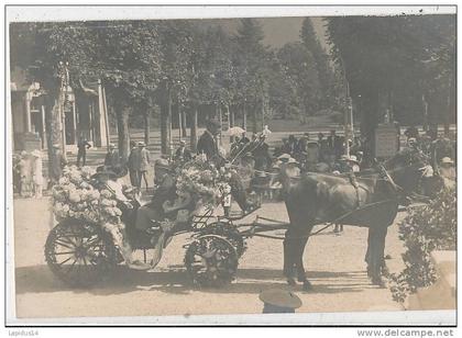 W679 /CARTE PHOTO  LUCHON (31) DEVANT LE CASINO DE LUCHON