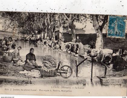 LUNEL LE LAVOIR (LAVANDIERES)