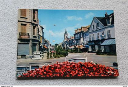 Cpm, Lure, avenue de la République, haute Saône 70