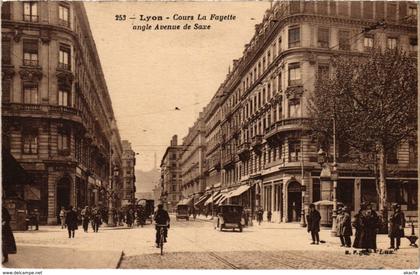 CPA Lyon- Cours Lafayette angle Avenue de Saxe FRANCE (1025297)