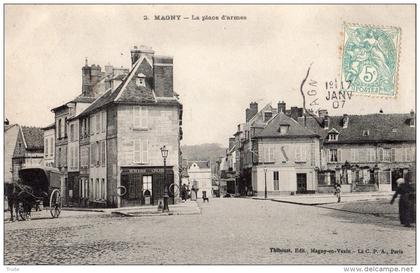 MAGNY-EN-VEXIN LA PLACE D'ARMES