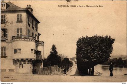 CPA MANTES-la-JOLIE - Quai et Maison de la Tour (102858)