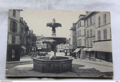 Mantes, place de l'hôtel de ville et la fontaine, Yvelines 78