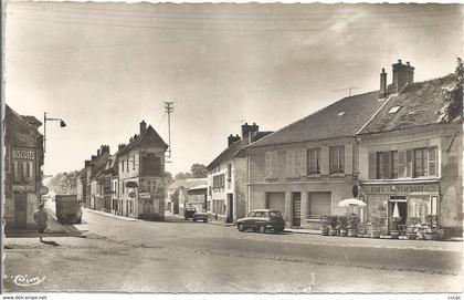 CPSM Marines Place de la Demi-Lune