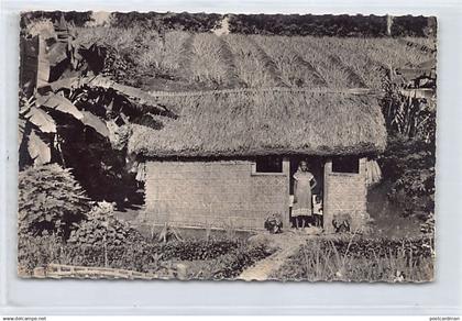 Martinique - SAINT-PIERRE - La gentille chaumière d'un pauvre paysan - Ed. La Martinique Touristique 18008