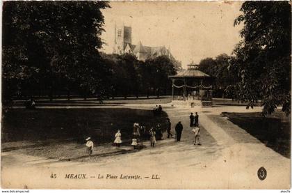 CPA MEAUX - La Place Lafayette (292927)