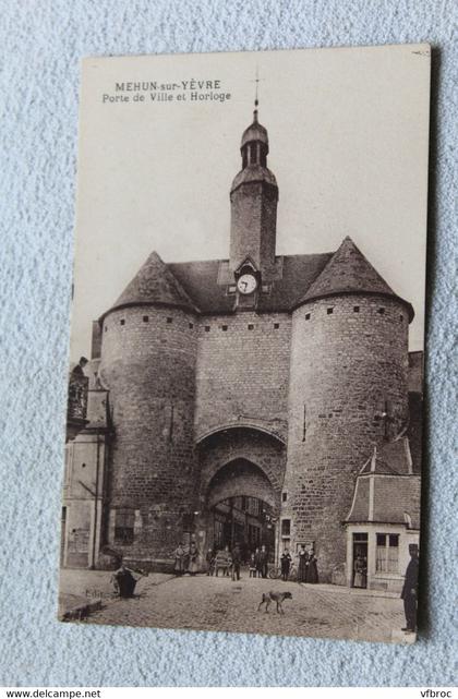 Mehun sur Yèvre, porte de ville et horloge, Cher 18