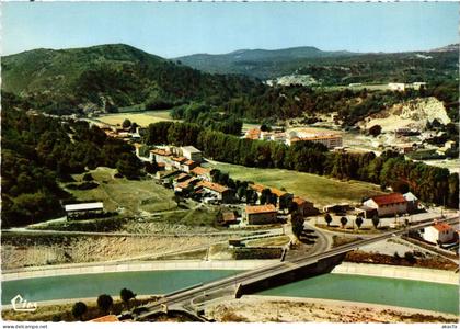 CPM Meyrargues Vue pittoresque aerienne FRANCE (1377107)