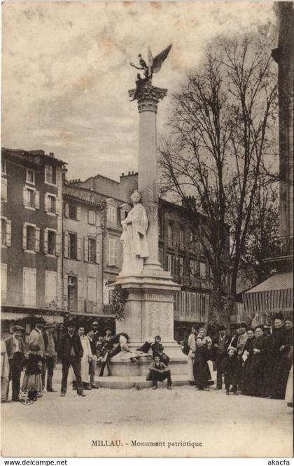 CPA MILLAU - Monument patriotique (148135)