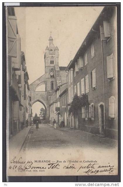 32 - Mirande - Rue de l'Evêché et Cathédrale