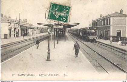 CPA Montereau Intérieur de la Gare