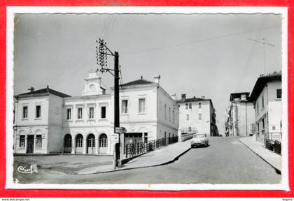 40 - MONTFORT en CHALOSSE --  l'Hôtel de Ville