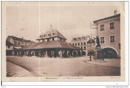 MONTREJEAU - La place de la Mairie