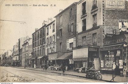 CPA Montreuil Rue de Paris