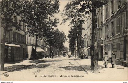 CPA MONTROUGE - Avenue de la République (44265)