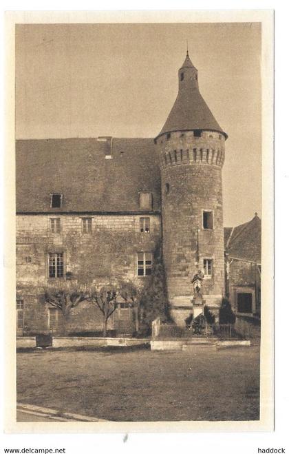 MONTS SUR GUESNES : LE MONUMENT AUX MORTS