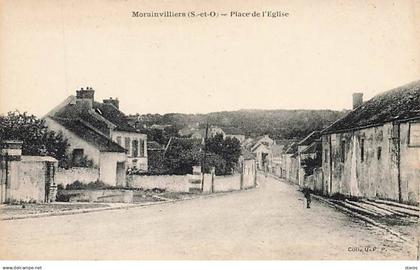 MORAINVILLIERS - Place de l'Eglise