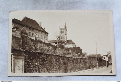 Morestel, le centre et rue de la poste, Isère 38