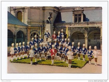 Moulins, majorettes de Moulins, photo Fournier-Gonnard