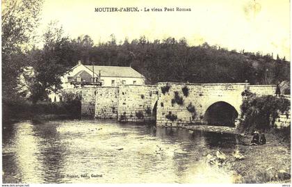 Carte POSTALE  Ancienne  de MOUTIER d'AHUN - Vieux pont Roman