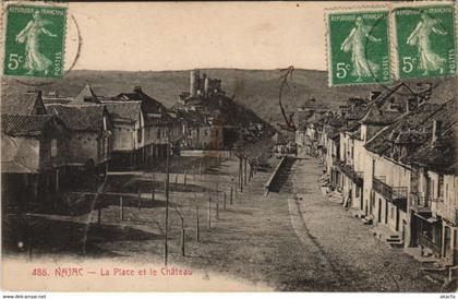 CPA NAJAC - La Place et le Chateau (133457)