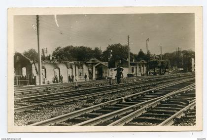 carte photo Neufchateau ( 88 ) gare incendiée par les Allemands en 1944.tampon Photo Mallet Mme Goulpeau rue de france