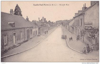 Neuillé-Pont-Pierre - Grande Rue