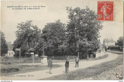 Neuvy-le-Roi - Vue du Parc du Château de la Martinerie