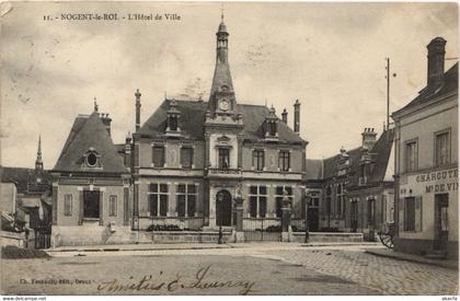 CPA NOGENT-le-ROI-L'Hotel de Ville (28690)