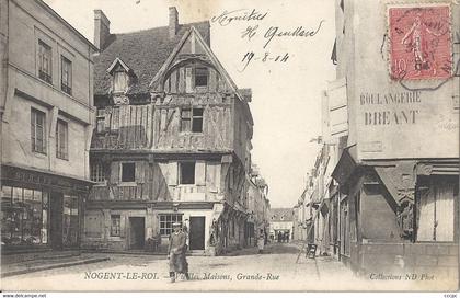 CPA Nogent-le-Roi Vieilles Maisons Grande Rue