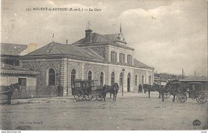 CPA Nogent-le-Rotrou La Gare