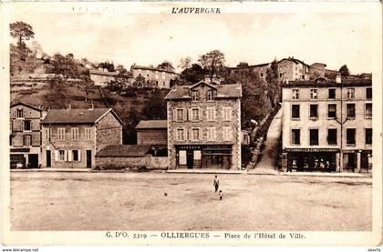 CPA OLLIERGUES - Place de l'Hotel de Ville (106078)