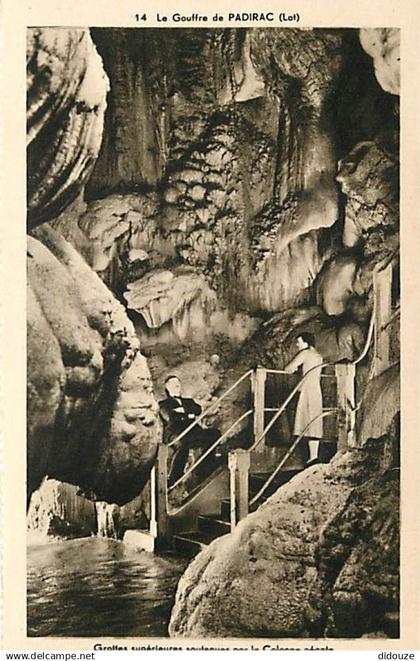 46 - Padirac - Le Gouffre de Padirac - Grottes supérieures soutenues par la Colonne géante - Animée - Spéléologie - Grot