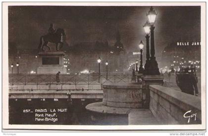 PARIS la nuit - Pont-Neuf