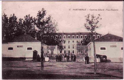 PARTHENAY caserne Allard . vue d´entrée