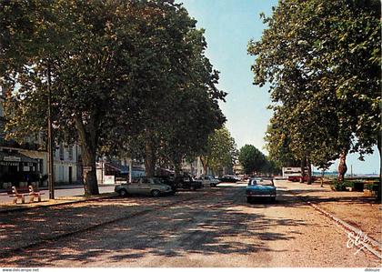 33 - Pauillac - Les quais - Automobiles - CPM - Voir Scans Recto-Verso