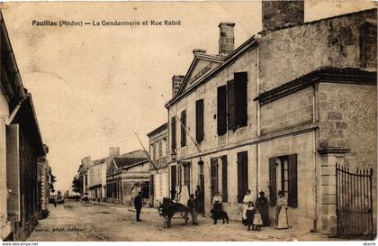 CPA PAUILLAC - La gendarmerie et rue rabie (192931)