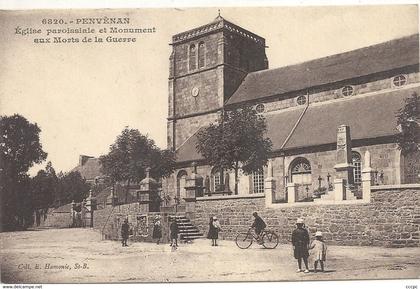 CPA Penvénan Eglise paroissiale et Monument aux Morts de la Guerre