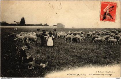 CPA Perigny Une Meule de foin FRANCE (1370426)