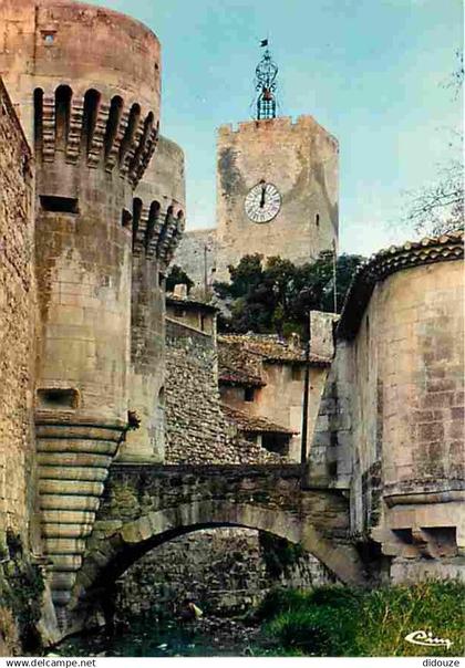 84 - Pernes les Fontaines - Vieille porte - Les remparts et la tour de l'horloge - CPM - Voir Scans Recto-Verso