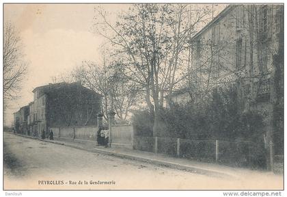 13 // PEYROLLES   rue de la Gendarmerie