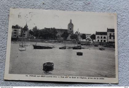 Piriac sur mer, vue sur le quai et l'église prise de la jetée, Loire atlantique 44