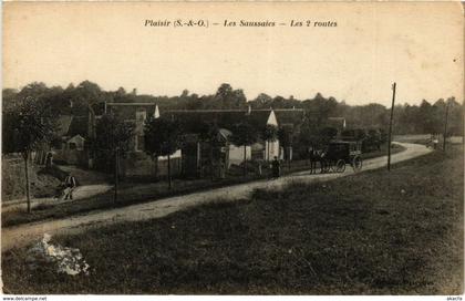 CPA PLAISIR - Les Saussaies - Les 2 routes (246356)