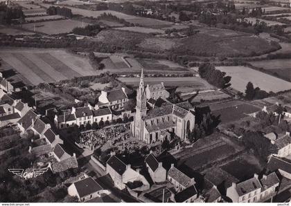 PE 31-(29) PLOBANNALEC - PLACE DE L'EGLISE - VUE AERIENNE